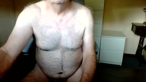 Snapshot of pluchet chatting on 06.25.26 pluchet online show from 06.25.26