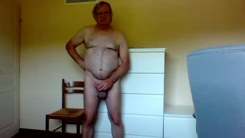 Snapshot of pluchet chatting on 07.14.26 pluchet online show from 07.14.26