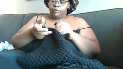 Snapshot of plushbunny420 chatting on 12.14.24 Plushbunny420 online show from 12.14.24