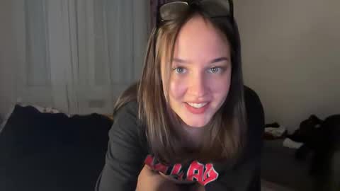 Snapshot of poi_son chatting on 02.16.26 poison online show from 02.16.26