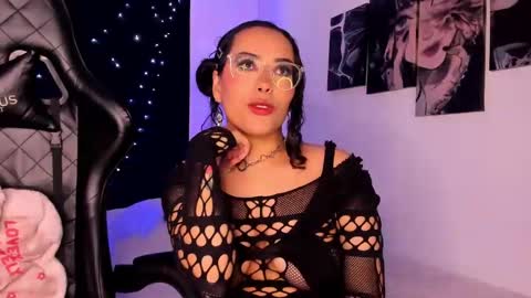 Willow                      Hours 12pm to 630pm Colombian time FRIDAY AND SUNDAY FREE DAYS online show from 01.14.25