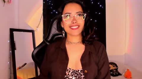 Willow                      Hours 12pm to 630pm Colombian time FRIDAY AND SUNDAY FREE DAYS online show from 01.23.25