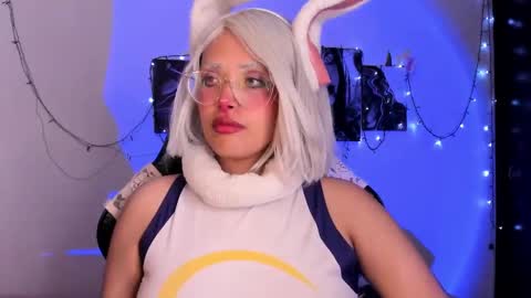 Willow                      Hours 12pm to 630pm Colombian time FRIDAY AND SUNDAY FREE DAYS online show from 11.22.25