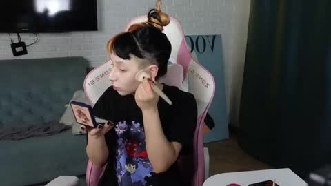 Candytrain online show from 11.23.25