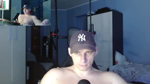 Snapshot of poliglotjoe chatting on 10.03.25 Poliglot online show from 10.03.25