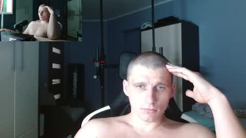 Snapshot of poliglotjoe chatting on 10.06.25 Poliglot online show from 10.06.25