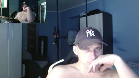 Snapshot of poliglotjoe chatting on 10.07.25 Poliglot online show from 10.07.25