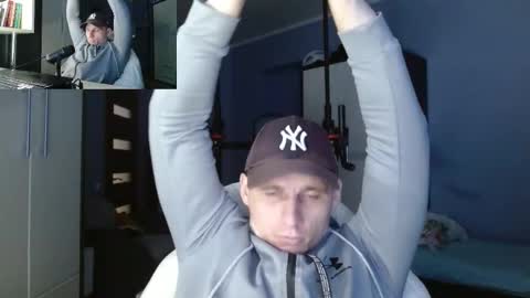 Snapshot of poliglotjoe chatting on 10.09.25 Poliglot online show from 10.09.25