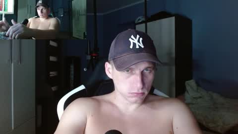 Snapshot of poliglotjoe chatting on 10.15.25 Poliglot online show from 10.15.25