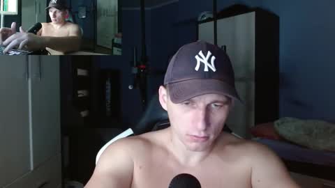 Snapshot of poliglotjoe chatting on 10.15.25 Poliglot online show from 10.15.25