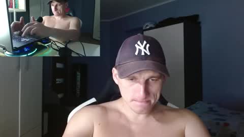 Snapshot of poliglotjoe chatting on 10.16.25 Poliglot online show from 10.16.25