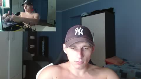 Snapshot of poliglotjoe chatting on 10.17.25 Poliglot online show from 10.17.25