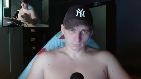 Snapshot of poliglotjoe chatting on 10.25.25 Poliglot online show from 10.25.25