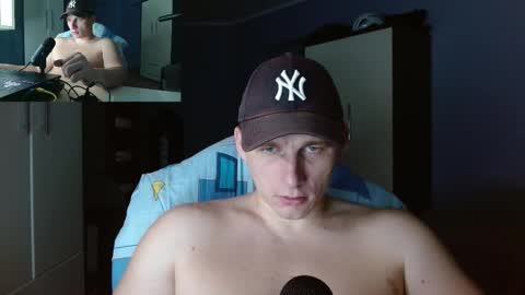 Snapshot of poliglotjoe chatting on 10.26.25 Poliglot online show from 10.26.25