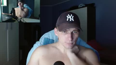 Snapshot of poliglotjoe chatting on 10.27.25 Poliglot online show from 10.27.25