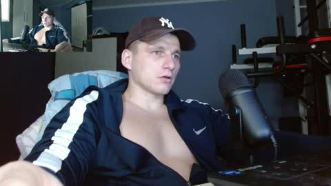 Snapshot of poliglotjoe chatting on 10.28.25 Poliglot online show from 10.28.25