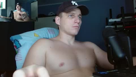 Snapshot of poliglotjoe chatting on 10.29.25 Poliglot online show from 10.29.25