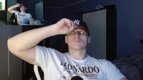 Snapshot of poliglotjoe chatting on 10.30.25 Poliglot online show from 10.30.25