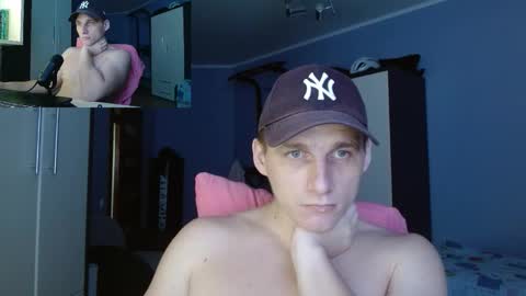 Snapshot of poliglotjoe chatting on 11.02.25 Poliglot online show from 11.02.25