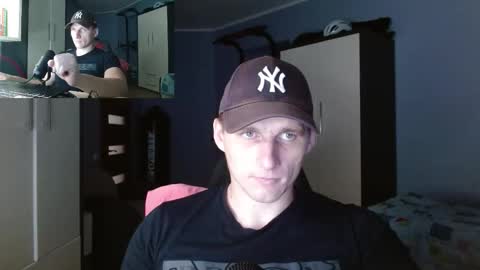 Snapshot of poliglotjoe chatting on 11.03.25 Poliglot online show from 11.03.25