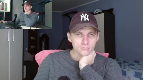 Snapshot of poliglotjoe chatting on 11.05.25 Poliglot online show from 11.05.25