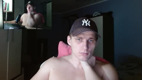 Snapshot of poliglotjoe chatting on 11.07.25 Poliglot online show from 11.07.25