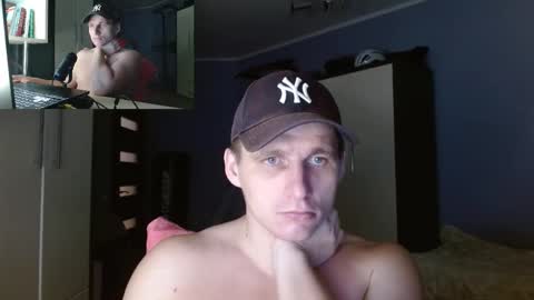 Snapshot of poliglotjoe chatting on 11.09.25 Poliglot online show from 11.09.25