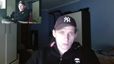 Snapshot of poliglotjoe chatting on 11.12.25 Poliglot online show from 11.12.25