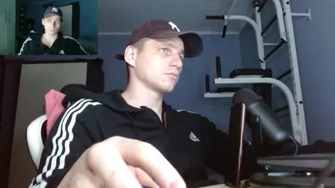 Snapshot of poliglotjoe chatting on 11.13.25 Poliglot online show from 11.13.25