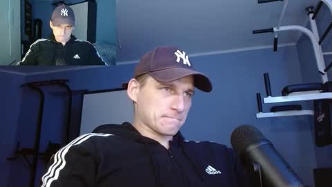 Snapshot of poliglotjoe chatting on 11.14.25 Poliglot online show from 11.14.25