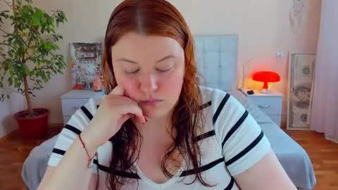 Snapshot of polinasallivan chatting on 05.06.26 Polina online show from 05.06.26