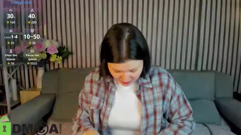 Snapshot of polly__mayer chatting on 10.15.25 Polly online show from 10.15.25