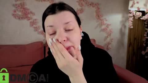 Snapshot of polly__mayer chatting on 11.12.25 Polly online show from 11.12.25