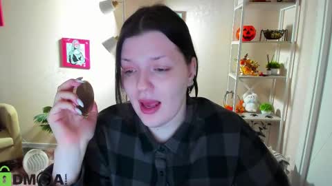 Polly online show from 11.18.25