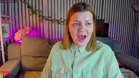 Snapshot of polly__mayer chatting on 02.20.26 Polly online show from 02.20.26