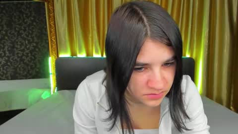 Snapshot of polly_love_ chatting on 10.06.25 Polly online show from 10.06.25