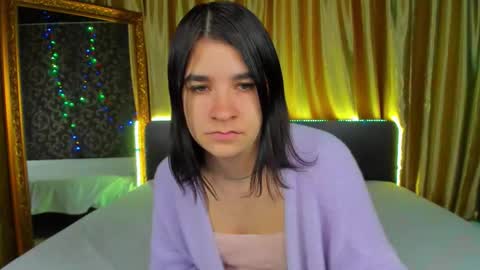 Snapshot of polly_love_ chatting on 10.15.25 Polly online show from 10.15.25