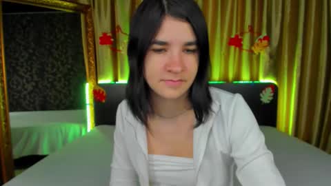 Snapshot of polly_love_ chatting on 10.20.25 Polly online show from 10.20.25