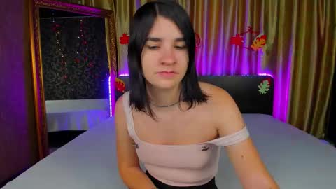 Snapshot of polly_love_ chatting on 10.21.25 Polly online show from 10.21.25