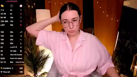 Snapshot of polly_pop_ chatting on 07.23.26 Polly online show from 07.23.26
