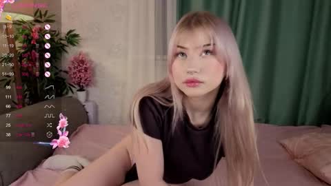 Snapshot of pollybun chatting on 10.03.25 Anna online show from 10.03.25