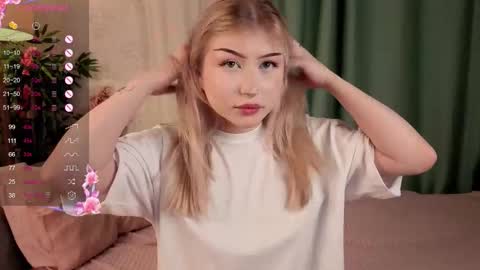 Snapshot of pollybun chatting on 10.20.25 Anna online show from 10.20.25