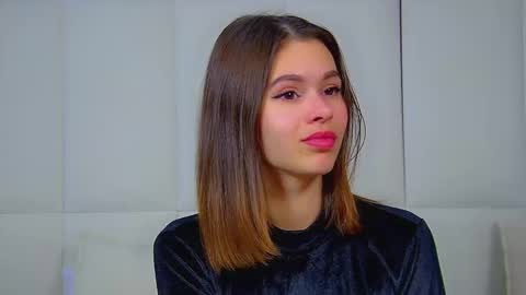 Polly online show from 10.06.25