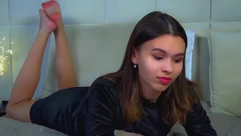 Polly online show from 04.23.26