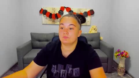 Polly online show from 11.04.25