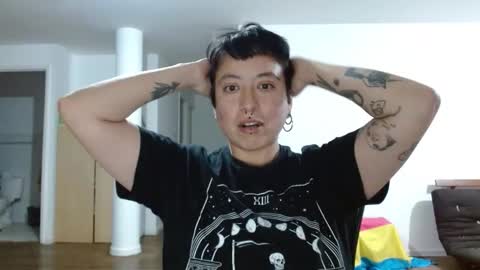 Snapshot of poly_mer chatting on 12.16.25 Poly online show from 12.16.25