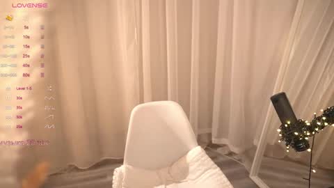 Snapshot of poni_dii chatting on 11.06.25 online show from 11.06.25