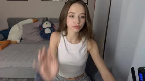 Snapshot of poopl_19 chatting on 10.21.25 Cindy online show from 10.21.25