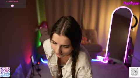 Snapshot of popityan chatting on 05.20.26 Louise see you on December 1 at 2200 UTC3 online show from 05.20.26