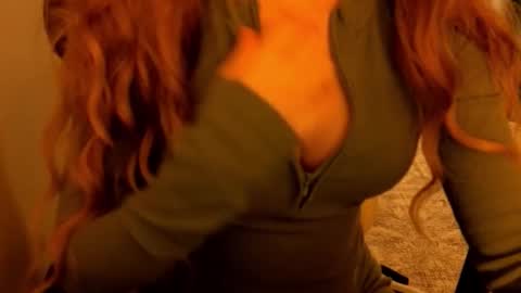 Snapshot of poppybloopy chatting on 10.22.25 April online show from 10.22.25